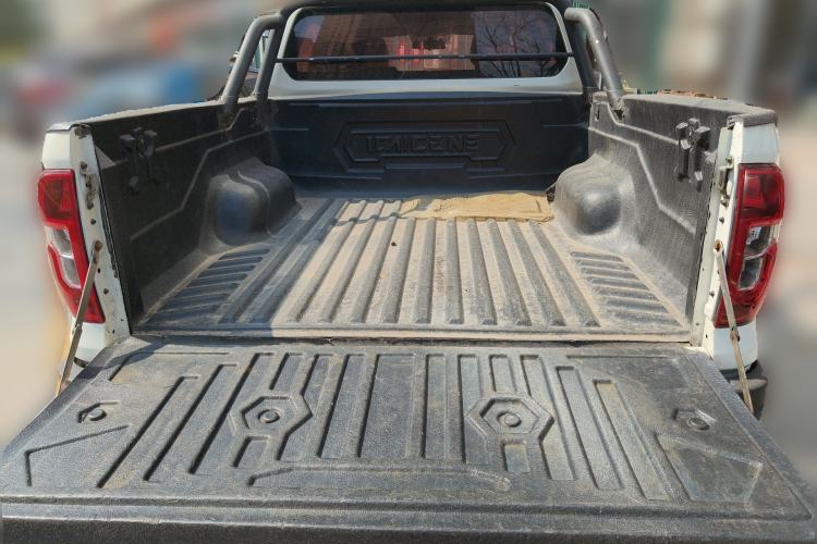 Used CHANGAN KAICHENG F70 2020 2.4T Gasoline Two-Wheel Drive Standard Version China V Emission Standards Standard Wheelbase 4K22D4T Trunk