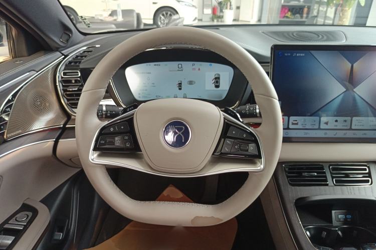Used BYD Han 2025 DM-i Intelligent Driving Edition 125KM LiDAR Flagship Model Steering Wheel