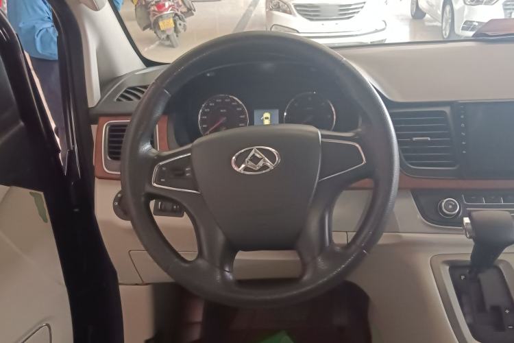 Used SAIC MAXUS G10 2016 1.9T Automatic Elite Edition Diesel China V Emission Standard