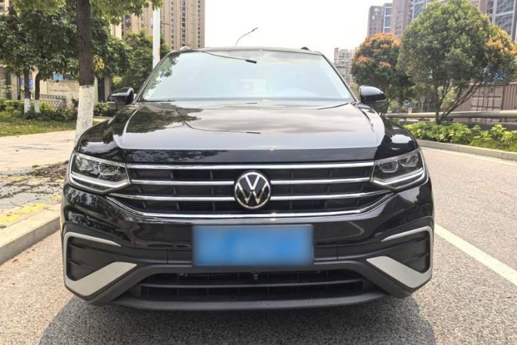 Used Volkswagen Tiguan L 2024 300TSI Automatic Two-Wheel Drive Smart Edition
