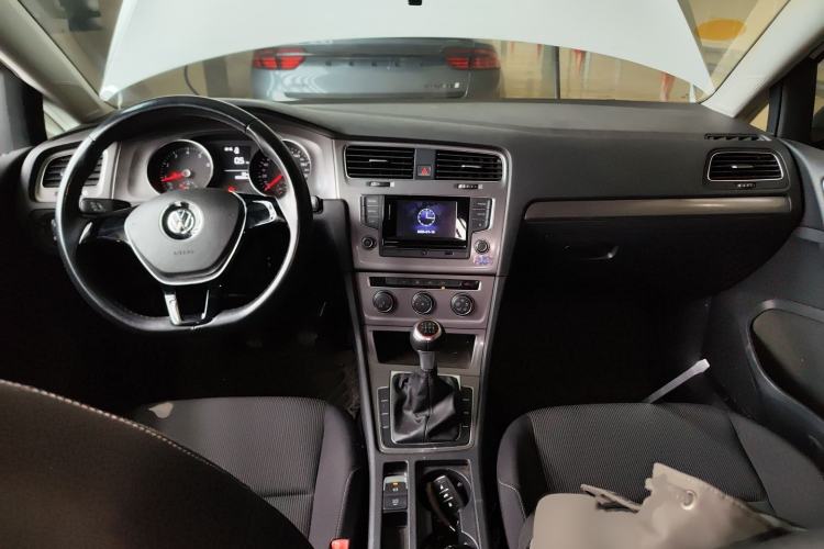 Used Volkswagen Golf 2015 1.6L Manual Fashion Edition