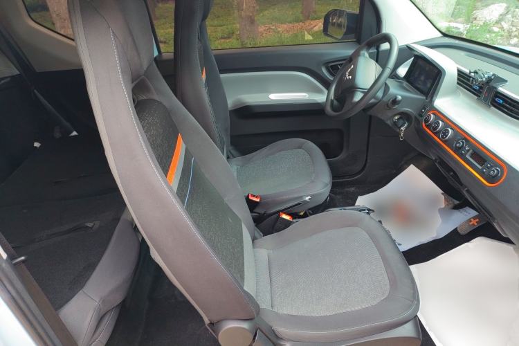 Used Wuling Hongguang MINIEV 2020 Enjoyment Model Lithium Iron Phosphate Right Front Seat