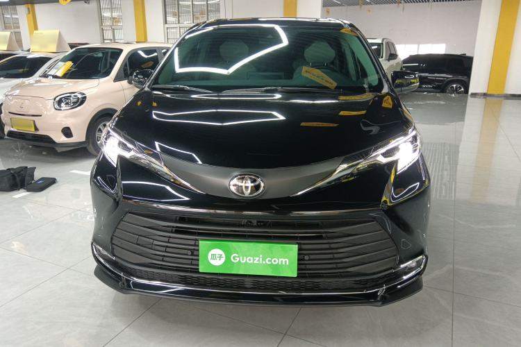 Used Toyota Sienna 2026 Model 2.5L Dual-Engine Two-Wheel-Drive Comfort Edition