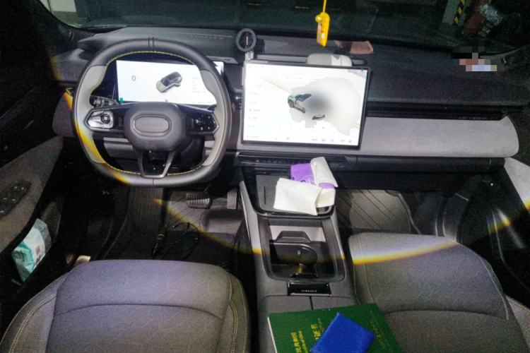 Used Lynk & Co 08 EM-P 2025 120km Long-Range Pro
