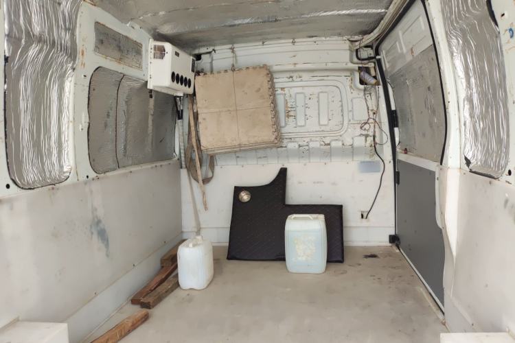 Used SAIC MAXUS Xintu V80 2021 2.0T Manual Classic City Delivery King Long Wheelbase Mid-Roof 3 Seats