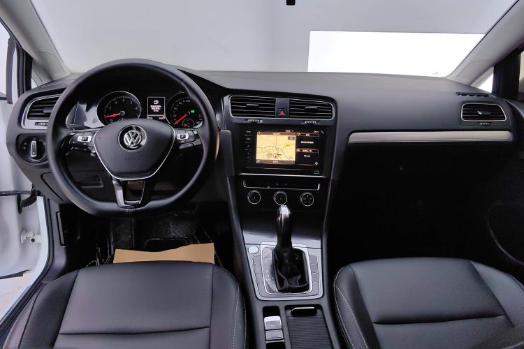 Used Volkswagen Golf 2020 Zhiai Edition 200TSI DSG Comfortable & Ambitious Version