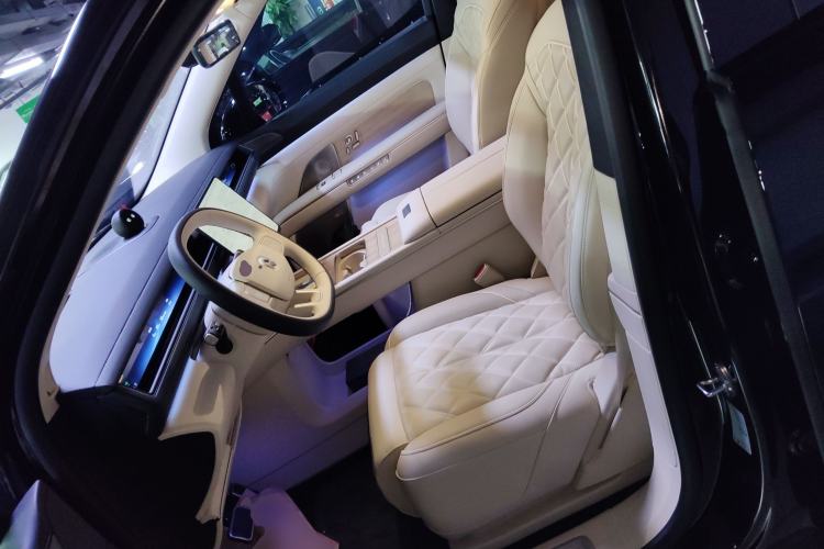 Used Nio ES8 2026 Model 6-seat Executive Luxury Edition Left Front Seat