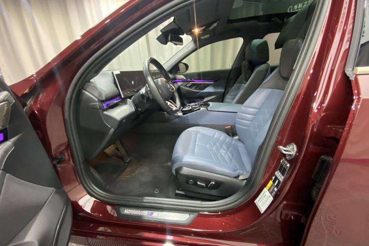 Used BMW i5 2024 eDrive 35L Luxury Model with M Sport Package
