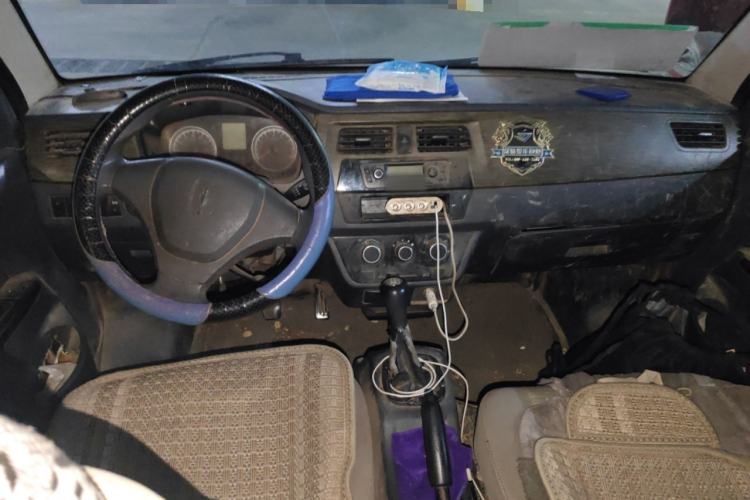 Used Jinbei Hiace X30 2016 1.3L Comfort Model CNG Center Console