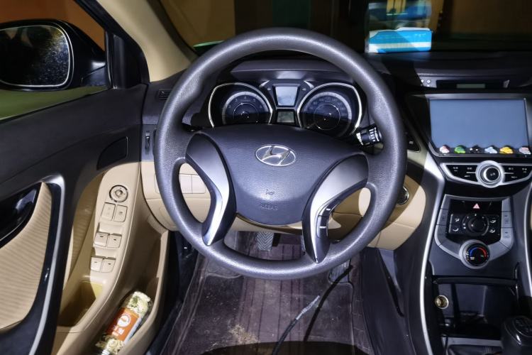 Used Hyundai Elantra (5th Generation / Langdong) 2012 1.6L Manual Leading Model Steering Wheel