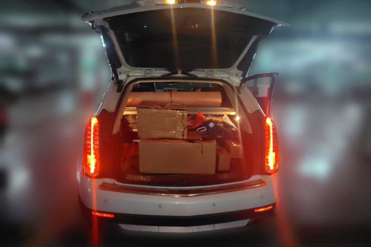 Used Cadillac SRX 2014 3.0L Elite Model Trunk