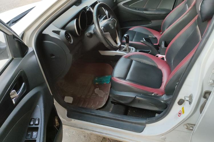 Used CHANGAN Eado 2013 1.6L Manual Junkuo Model China IV Standard Driver Seat