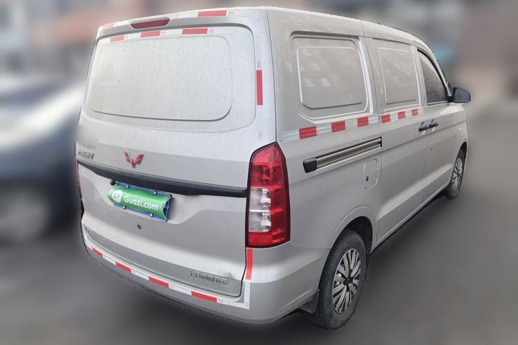 Used Wuling Hongguang V 2022 1.5L Jingqu Edition Enclosed-Window Vehicle with Hydraulic Power Steering LAR