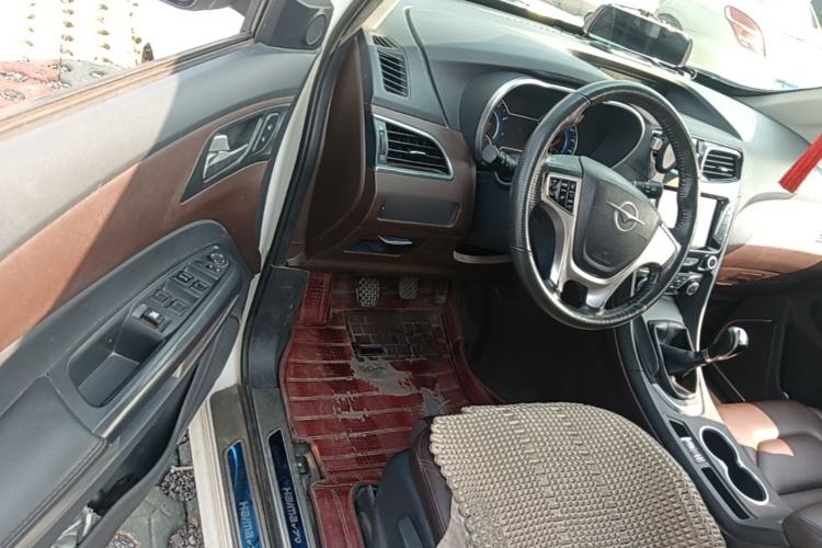 Used Haima V70 2016 2.0L Manual - Comfort Edition 6 Seats