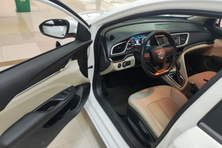 Used Buick GT 2017 15N Automatic Elite Version Driver Seat