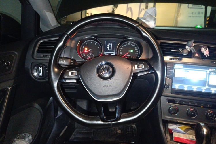 Used Volkswagen Golf 2015 1.4TSI Automatic Luxury Model