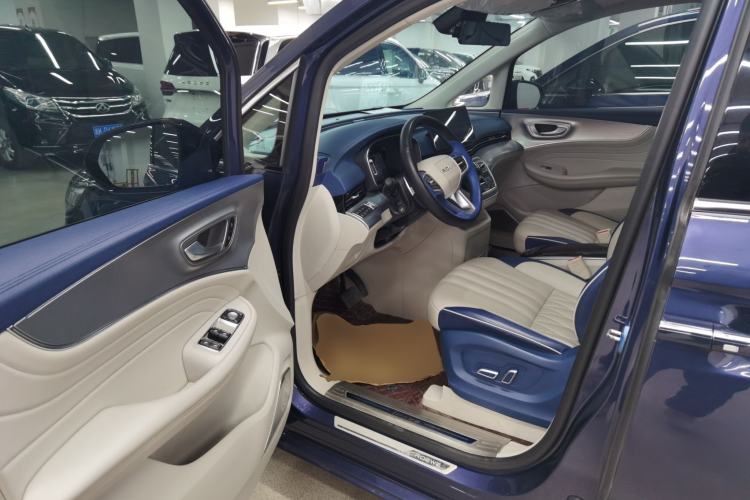 Used Roewe iMAX8 2021 400TGI Supreme Series Prestige Edition
