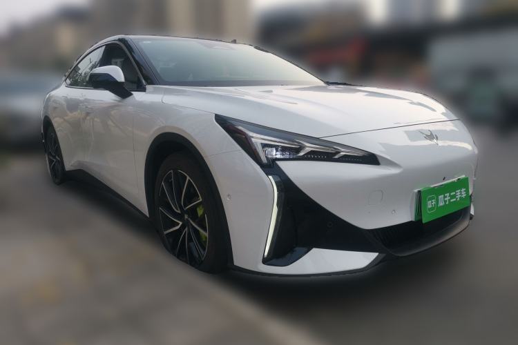 Used ARCFOX Alpha S5 2024 560MAX 185kW Front Right 45 Deg