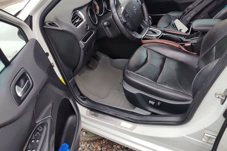 Used Citroen C4L 2013 1.6 THP Automatic Impression Edition Driver Seat