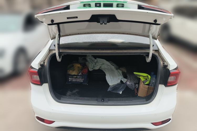 Used Roewe i5 2019 1.5L Automatic 4G Connected Linghao Edition Trunk