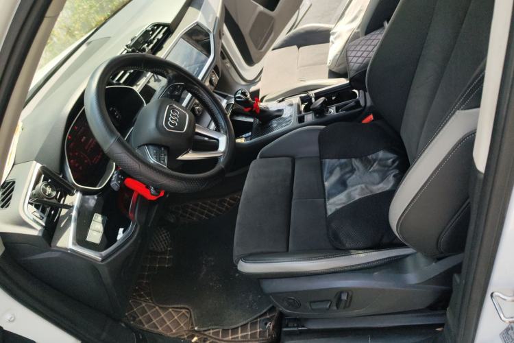 Used Audi Q3 2022 35 TFSI Progressive Dynamic Edition
