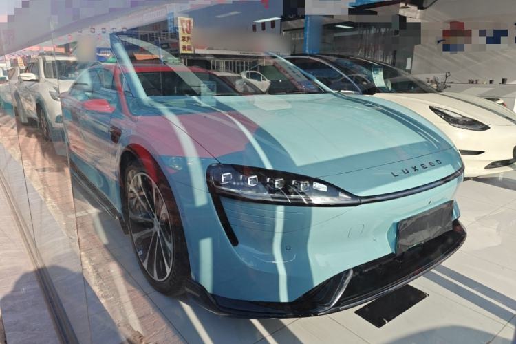 Used Hima Luxeed S7 2025 785 km Ultra