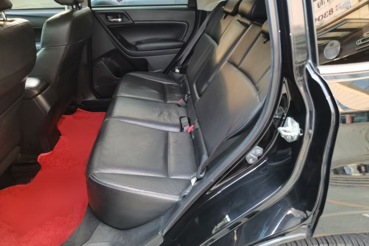 Used Subaru Forester 2013 2.5i Automatic Luxury Edition Interior 4