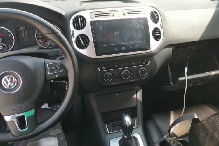 Used Volkswagen Tiguan 2015 1.8TSI Automatic Two-Wheel Drive Comfort Edition Center Console