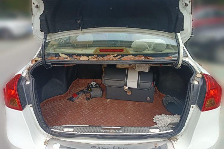 Used Buick Excelle 2013 1.5L Automatic Classic Model
