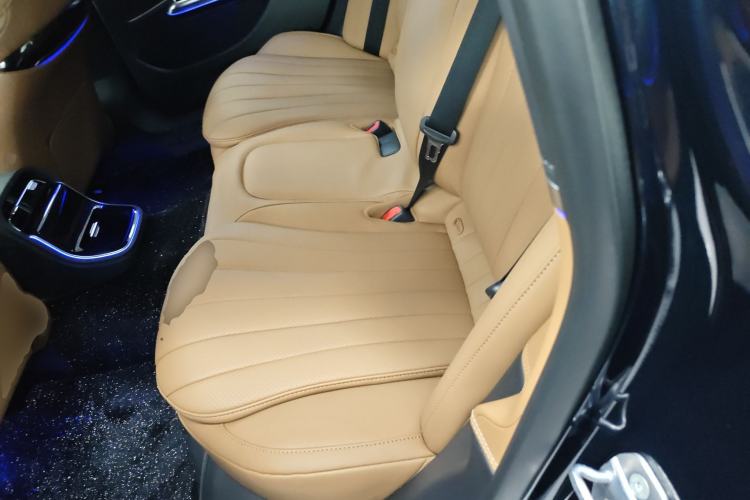 Used Mercedes-Benz E-Class 2025 E 260 L
