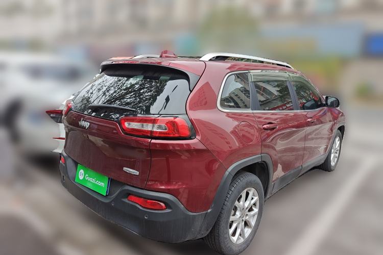 Used Jeep Cherokee 2016 2.0L Superior Edition
