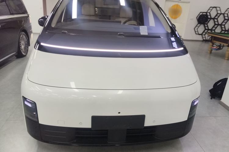 Used Li Auto MEGA 2025 Home Family Special Edition
