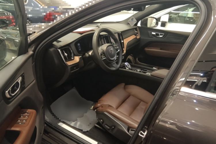 Used Volvo XC60 2023 B5 4x4 Smart Luxury Edition Driver Seat