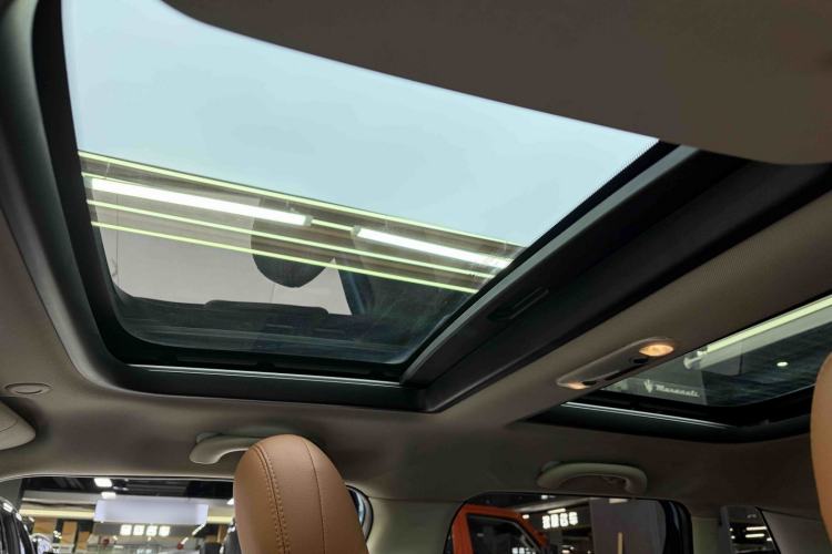 Used MINI 2016 1.2T ONE Five-Door Edition Interior 5