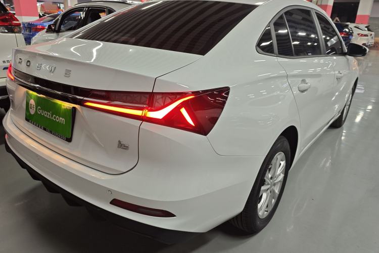 Used Roewe i5 2026 Model 1.5L Manual Comfort Version
