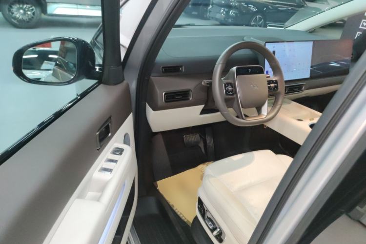 Used Li Auto MEGA 2024 Ultra Model Driver Seat