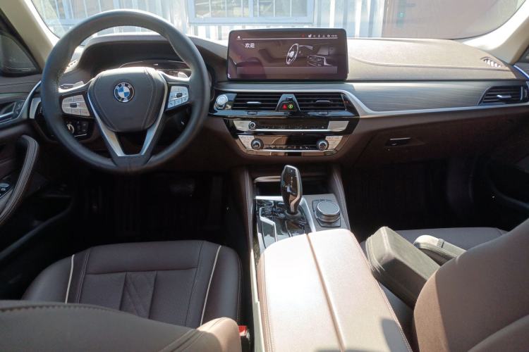 Used BMW 5 Series 2023 530Li Leading Edition Luxury Package Center Console