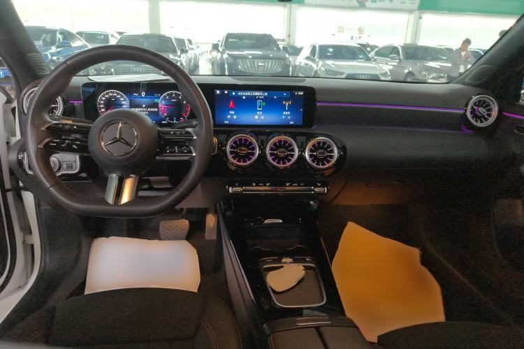 Used Mercedes-Benz A-Class 2025 A 200 L Fashion Model Center Console