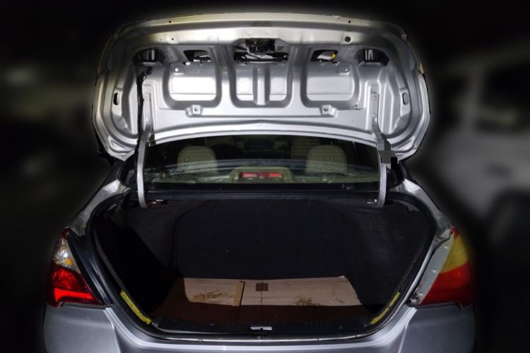 Used Venucia D50 2013 1.6L Manual Fashion Edition Trunk