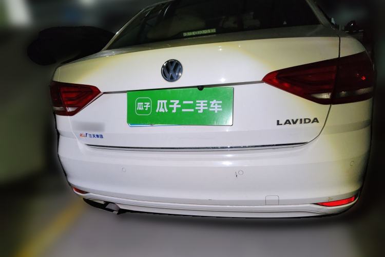 Used Volkswagen Lavida 2017 1.6L Automatic Comfort Edition
