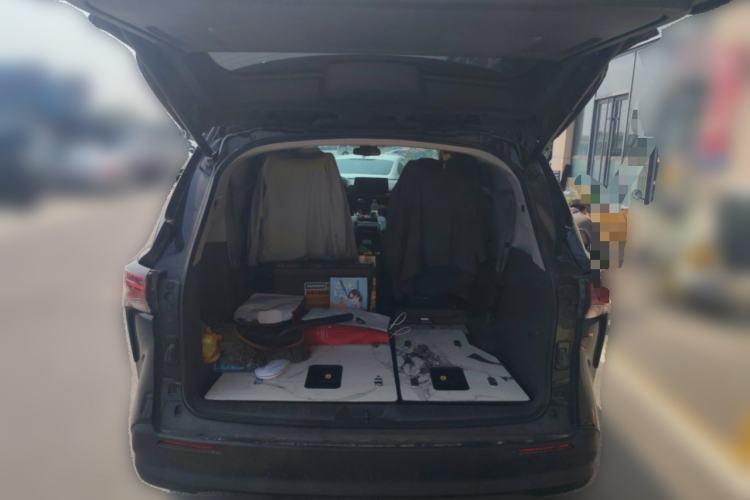 Used Toyota SIENNA 2021 2.5L Four-Wheel Drive XLE 7-Seater Canadian Version Trunk