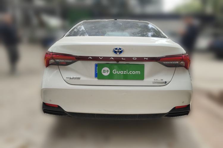 Used Toyota Avalon 2019 Dual-Engine 2.5L XLE Prestige Version China VI Standard
