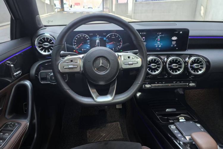 Used Mercedes-Benz A-Class 2020 Restyled A 200 L Sport Sedan Fashion Version Interior 3