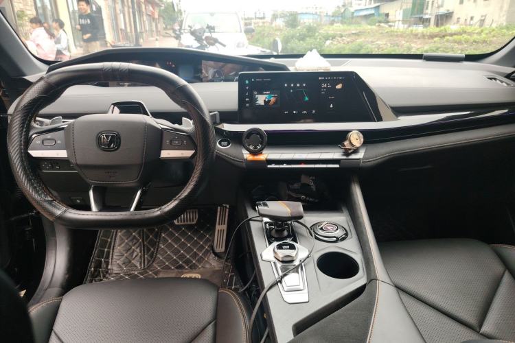 Used CHANGAN UNI-V 2022 1.5T Sport Edition Center Console