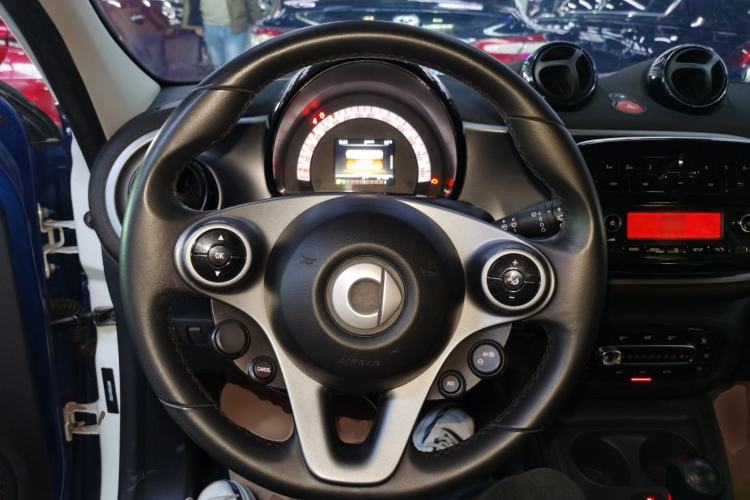 Used smart forfour 2016 1.0L 52 kW Passion Edition