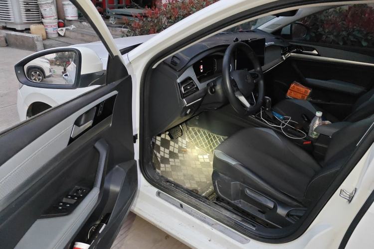 Used Volkswagen Lavida 2024 1.5L Automatic 5 Million Edition Interior 3