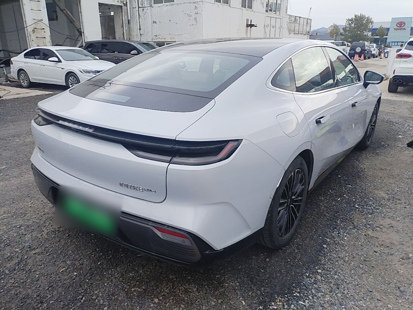 Geely Galaxy 8 2025 130km EM-i Deluxe Edition — снимка 6