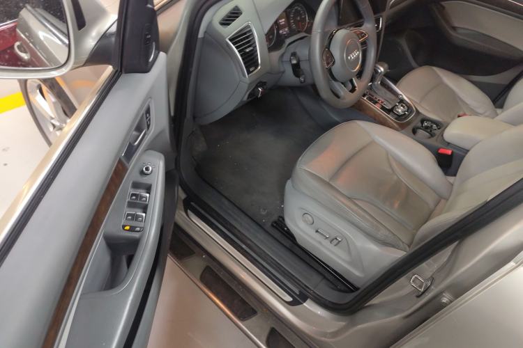 Used Audi Q5 2015 40 TFSI Technology Edition Driver Seat