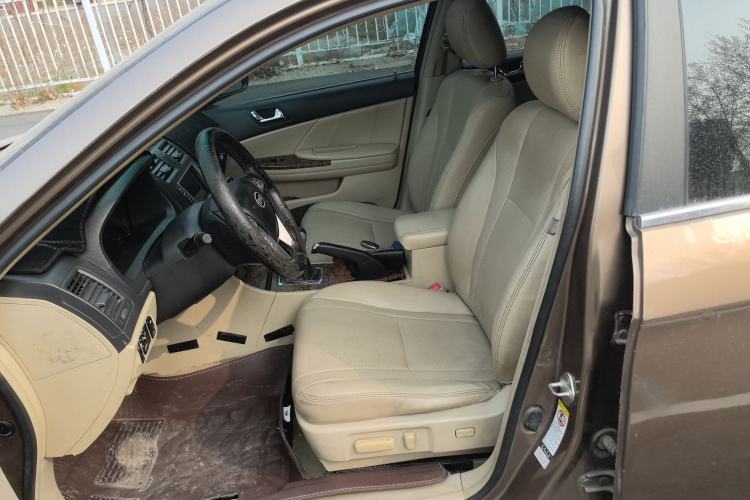 Used BYD G6 2012 2.0L Manual Luxury Version
