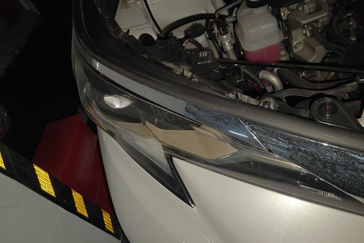 Used Toyota Granvia 2023 2.5L Hybrid Comfort Edition Right Front Headlight